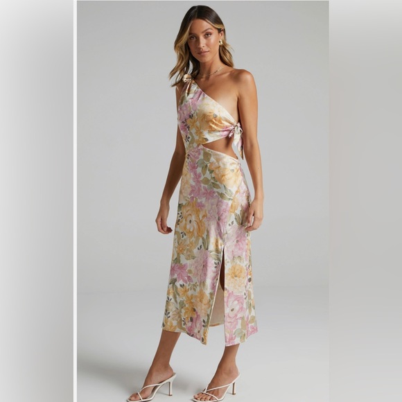 NWT| SHOWPO GLAUCUS MIDI DRESS IN ELEGANT ROSE
Size: 8 (S) - Picture 1 of 6